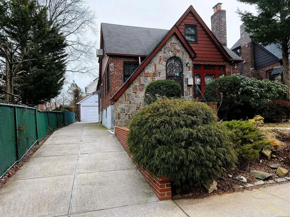 32-15 168th Street, Flushing, NY 11358