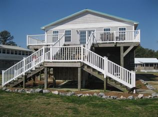 19 Beach Rd S, Belhaven, NC 27810