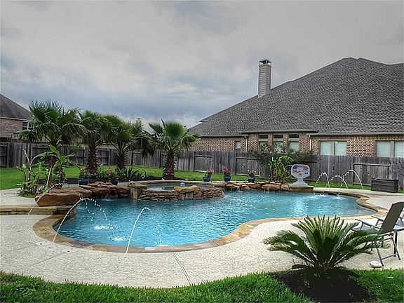 Vacation all year in your own backyard!  And there's plenty of green space to run around & play!