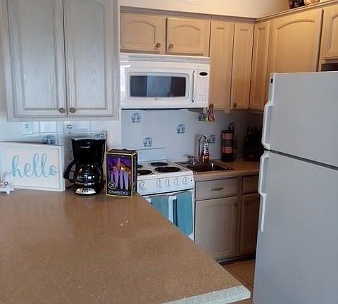 3rd image of 6102 Seawall Blvd #122
