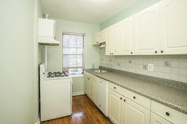 Sold by Queens Real Estate Team | media 6