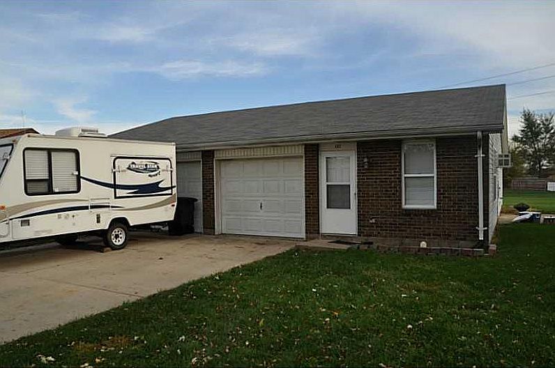 1st image of 132-134 Regency Ct