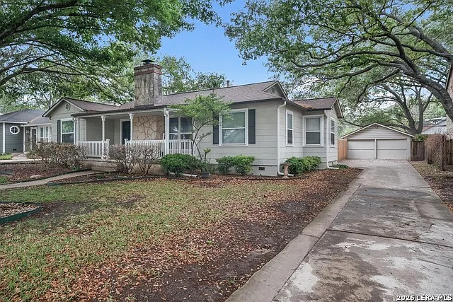 167 E Edgewood Pl — Photo 2