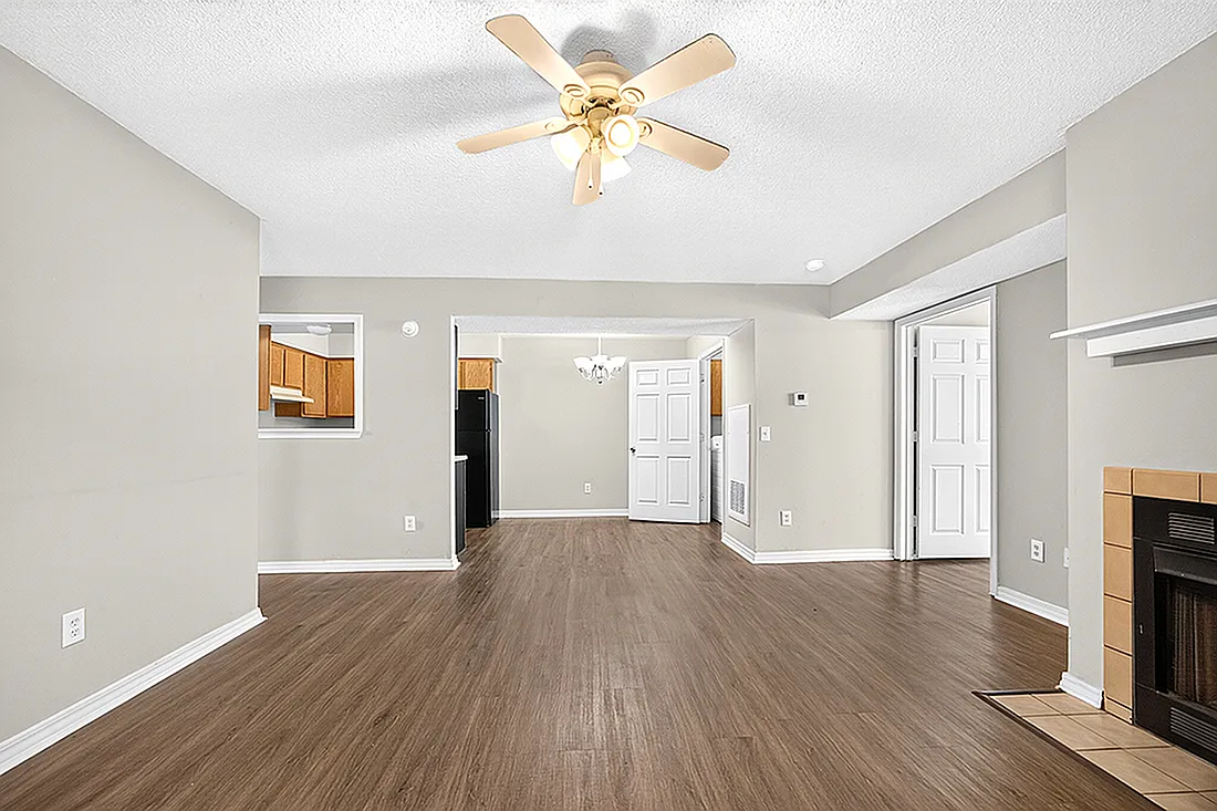 Chamberland Square Apartments — Photo 2