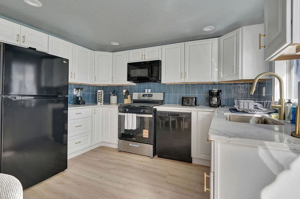3 bed, 1215 sqft, $1,650 — Photo 3