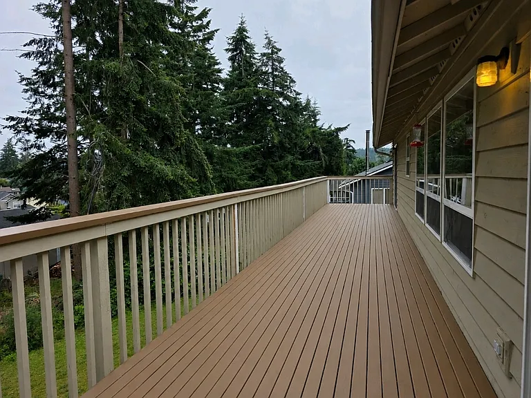 384 Selkirk Dr — Photo 40