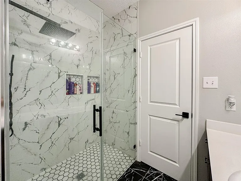 727 Road 5105 — Photo 31