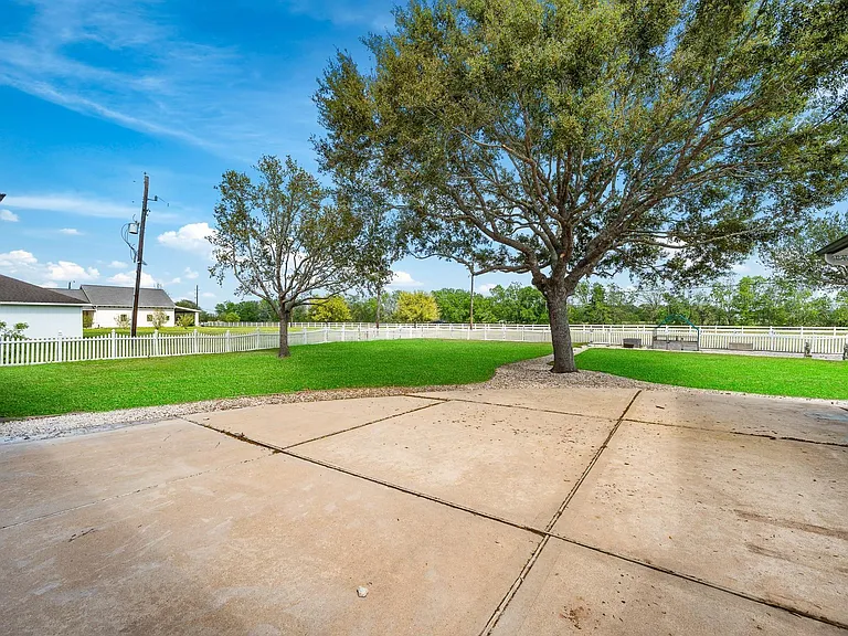 7211 Savannah Glen Ln — Photo 15