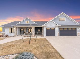 2905 W 77th St, Sioux Falls, SD 57108