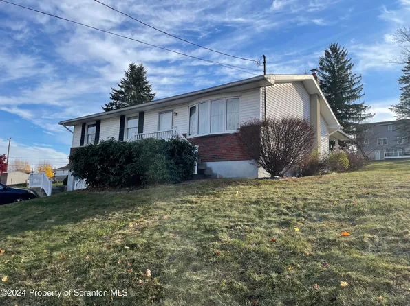 828 South St, Avoca, PA 18641