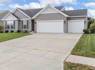 38 Stone Bridge Dr, Moscow Mills, MO 63362