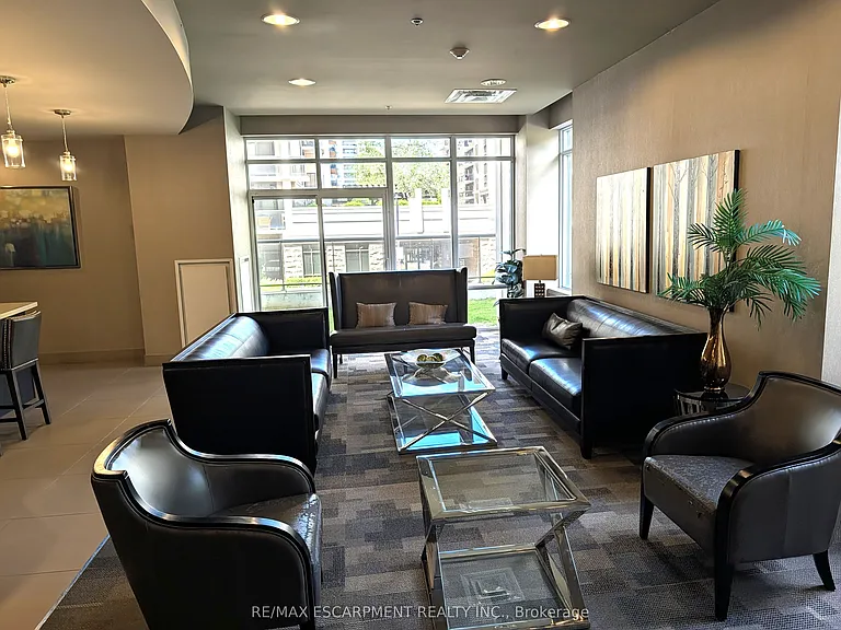90 Charlton Ave W #702 — Photo 21