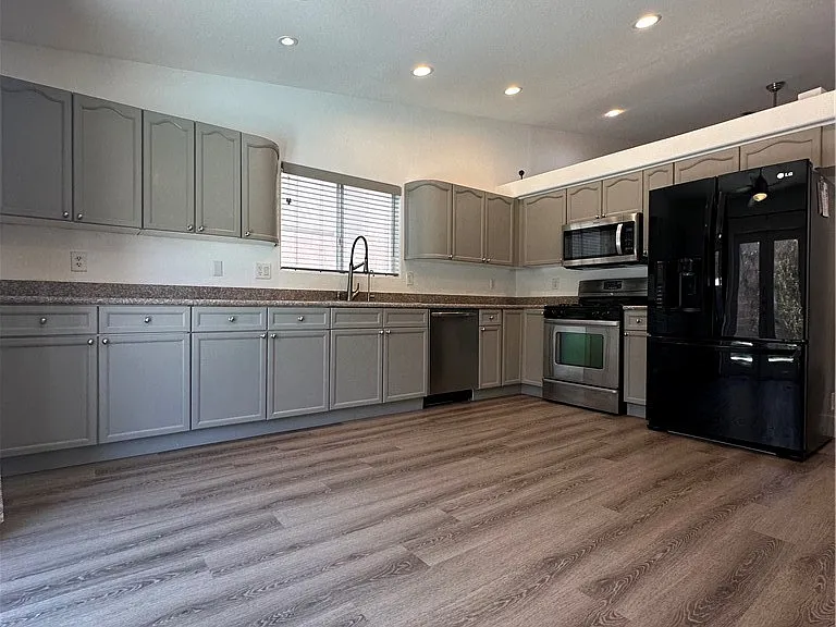 1515 Emerald Peak Ave — Photo 4
