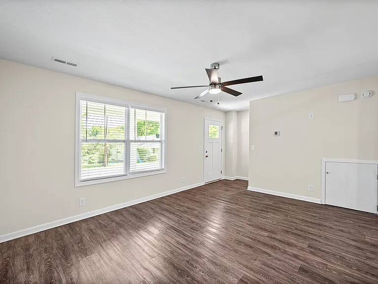 192 Mitchell St — Photo 7