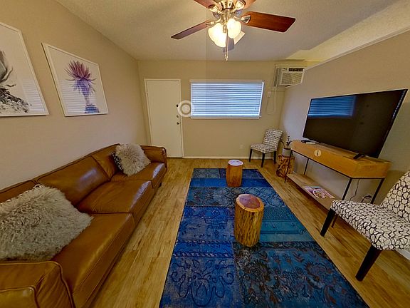 2nd image of 1617 W 6th St #3