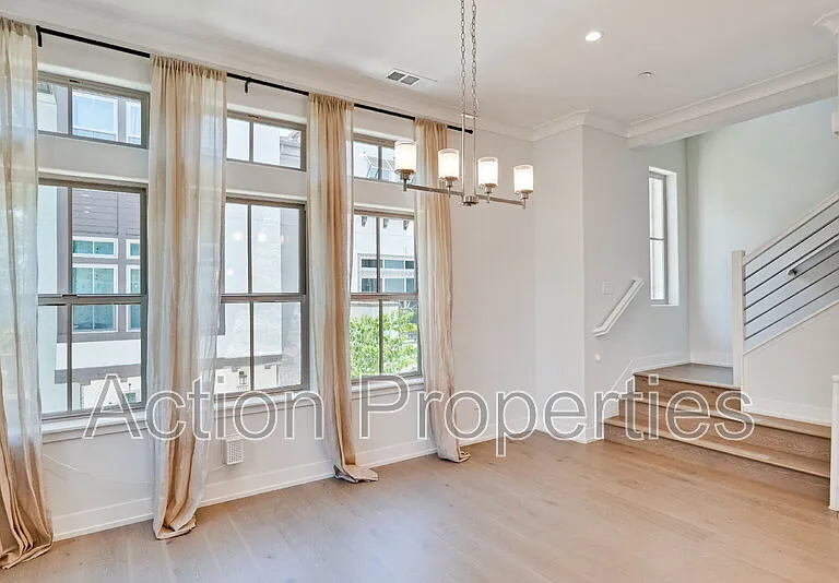 2388 Toledo Ter — Photo 6