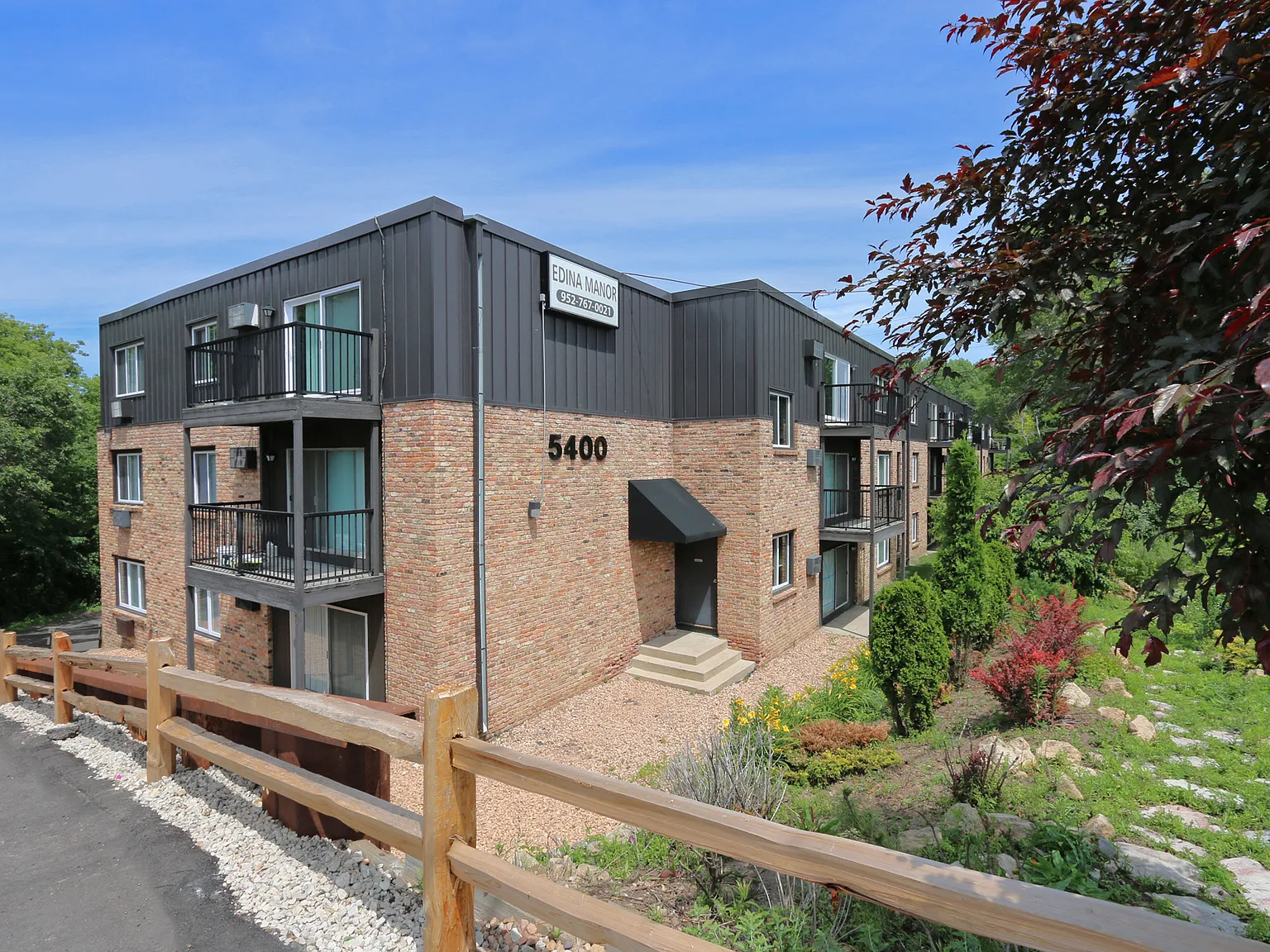 Edina Manor Apartments — Photo 3