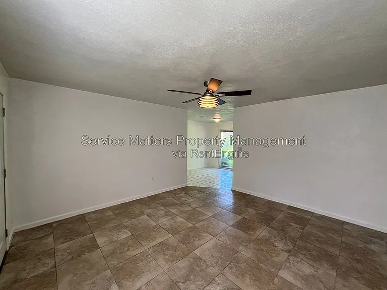 121 Berkley Dr — Photo 5