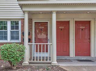 1550 Swallow Dr, Brentwood, MO 63144