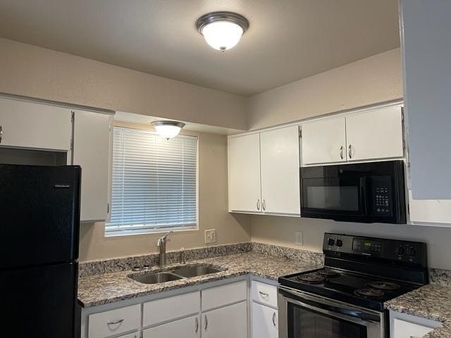 1st image of 919 Alvarado Dr SE #B