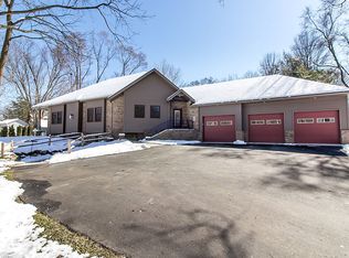 123 River Dr, Milford, MI