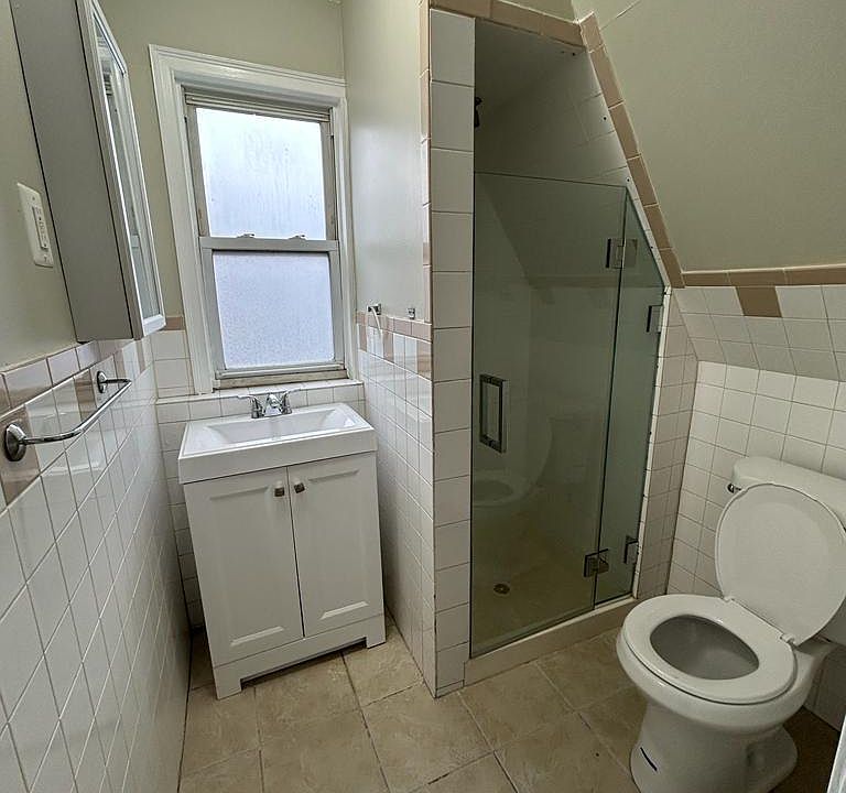 2nd image of 484 S 19th St Floor 3