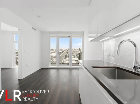 8188 Fraser St #1206, Vancouver, BC V5X 3T3