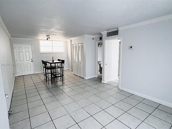 2nd image of 1750 James Ave APT 9K
