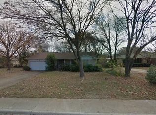 236 Valleyglen Dr, Desoto, TX 75115