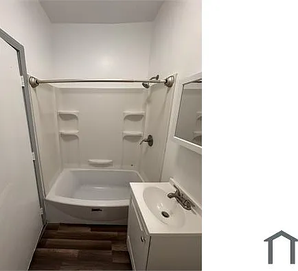 813 W 43rd St — Photo 14