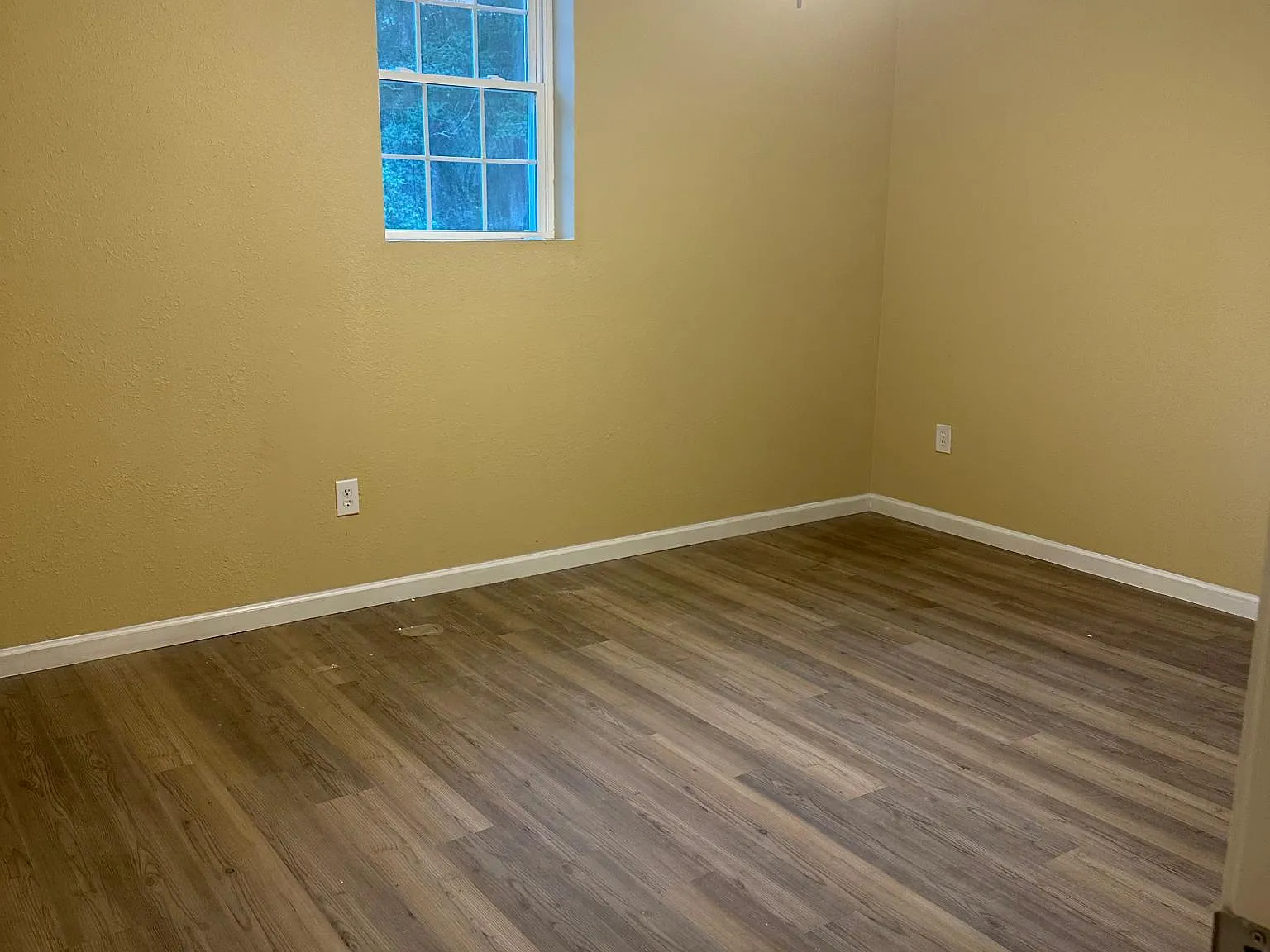77 Jerusalem Dr — Photo 1