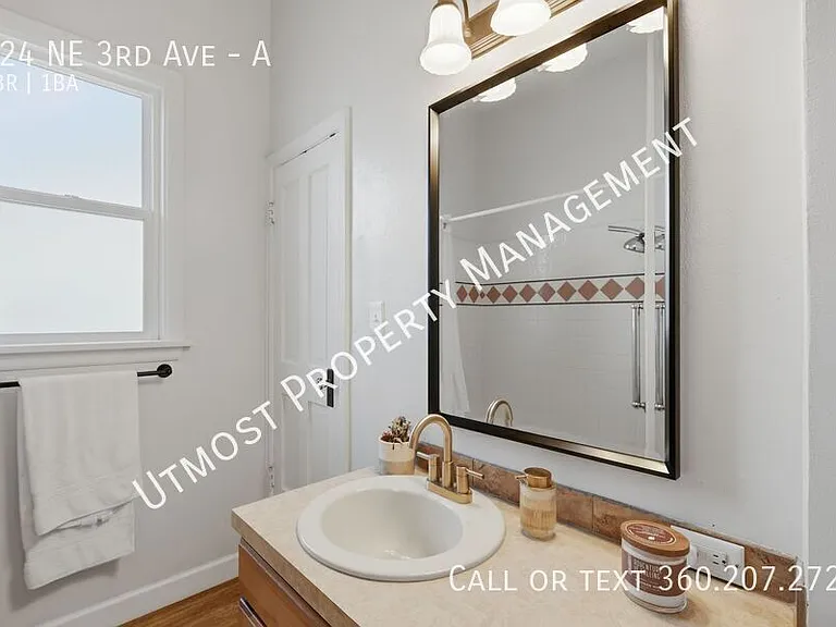 924 NE 3rd Ave #A — Photo 9