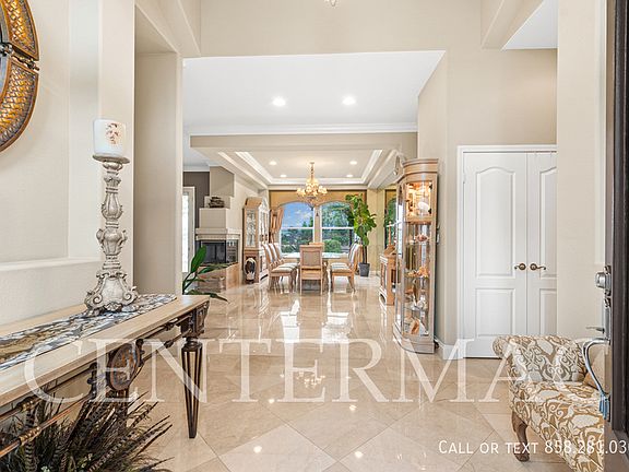 3rd image of 521 Las Estancias Dr