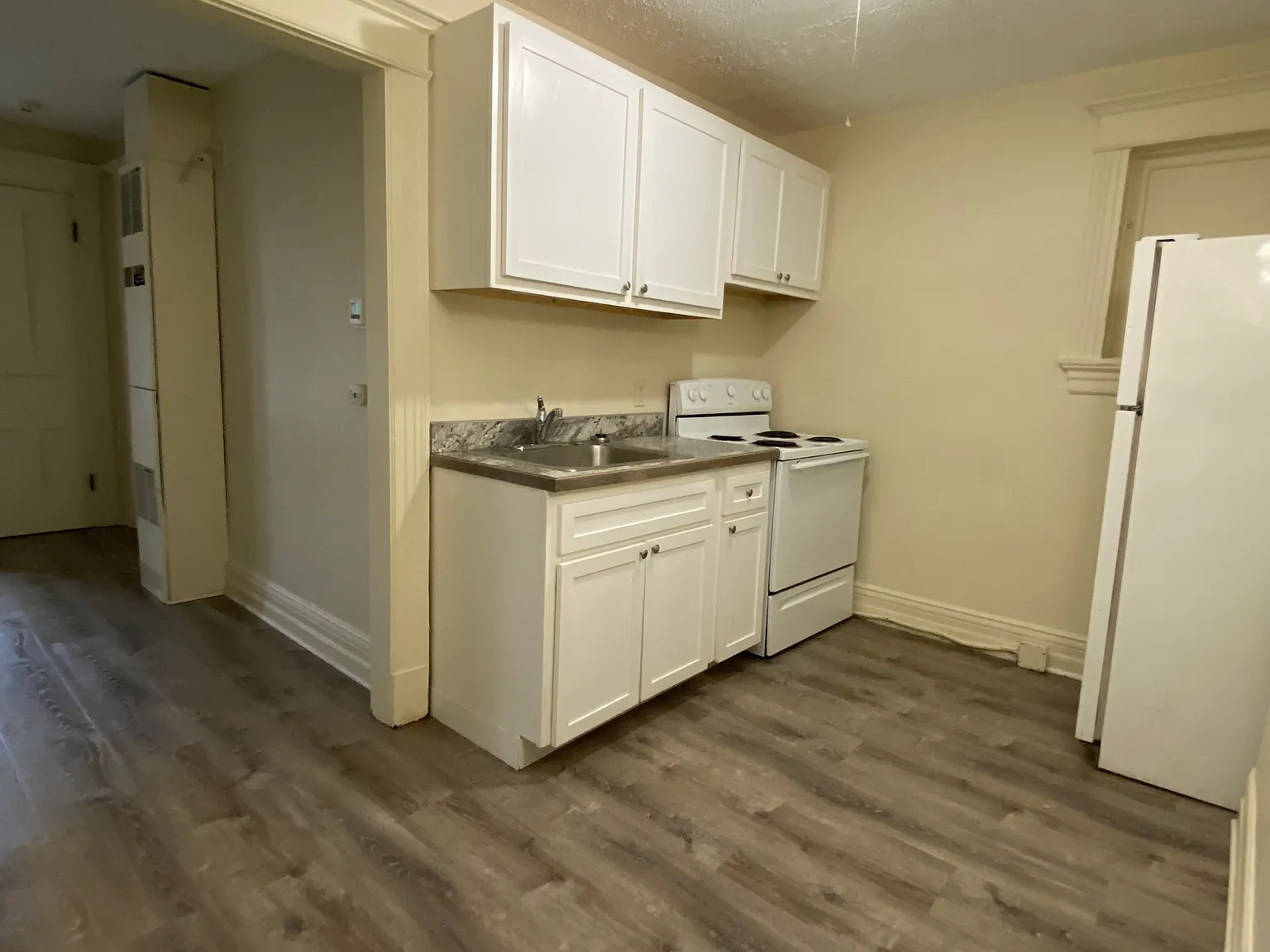 1 bed, $900 — Photo 2