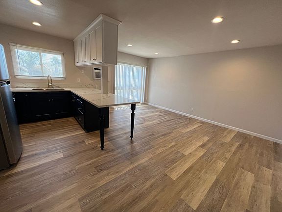 3rd image of 4770 32nd St APT 4