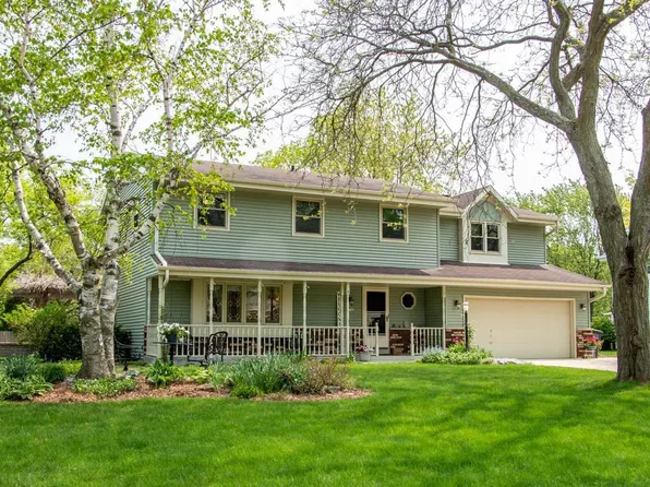 11743 West Waterford AVENUE, Greenfield, WI 53228