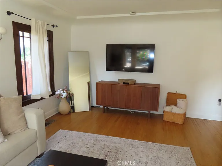 2421 French St — Photo 4