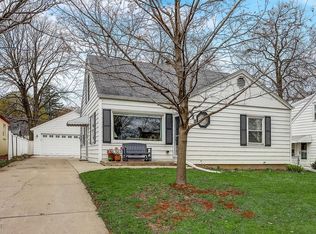 523 N 112th St, Wauwatosa, WI 53226