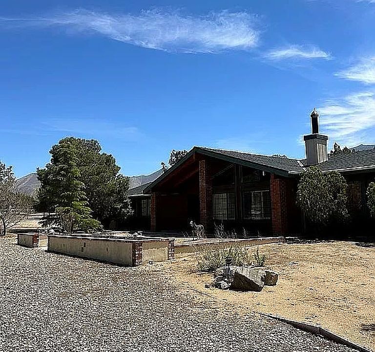 Front House w/ Circular Drve