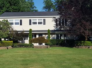 3 Poe Pl, Manalapan, NJ 07726