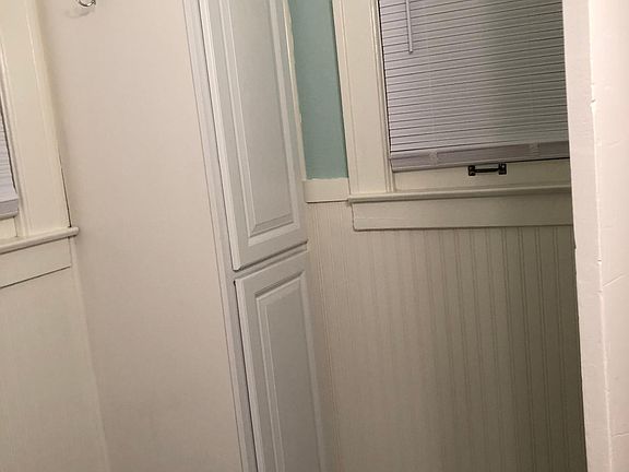 5th image of 624 Kellogg St SE #1