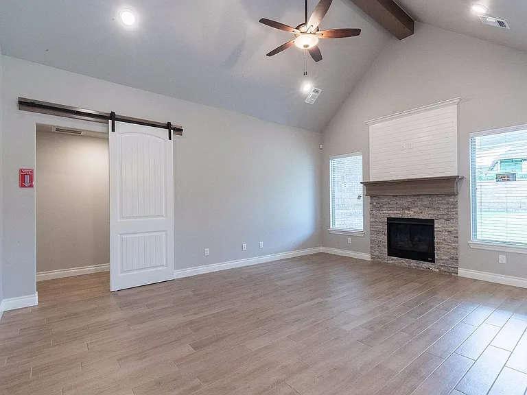 3117 Hunter Crest Dr — Photo 6