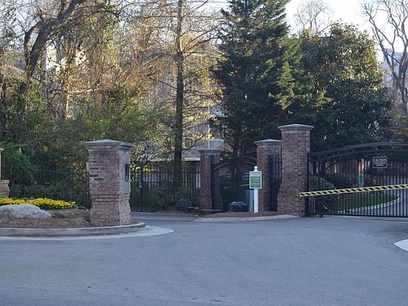 3rd image of 2073 Stokes Ln