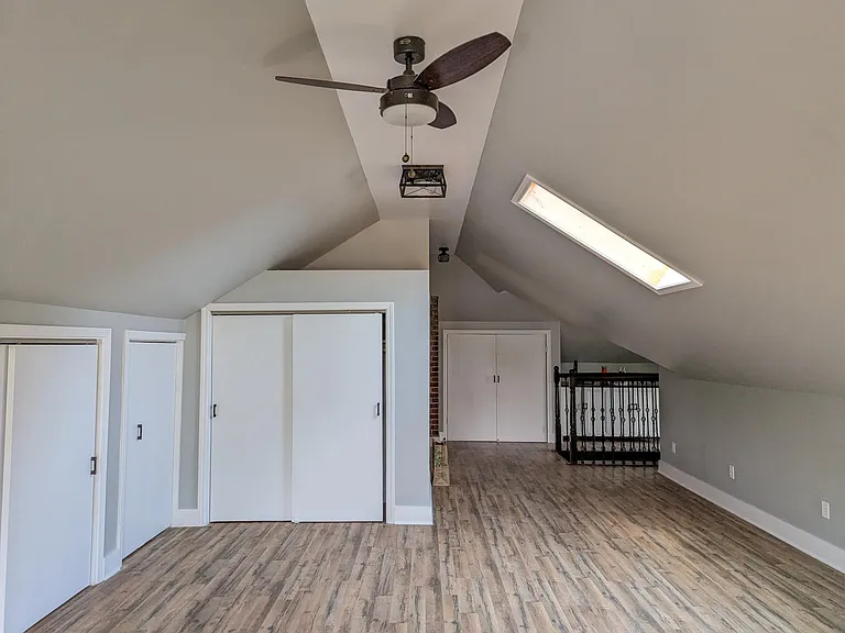 Huge attic bedroom, tastefully remodeled