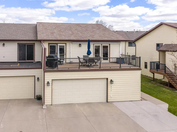 1072 Westwood St, Bismarck, ND 58504