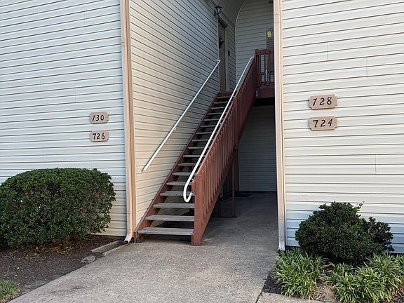 4th image of 728 Harbor Springs Trl