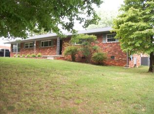 11124 Roane Dr, Knoxville, TN 37934