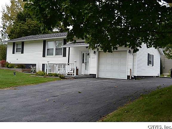 3rd image of 100 Willowwood Ln