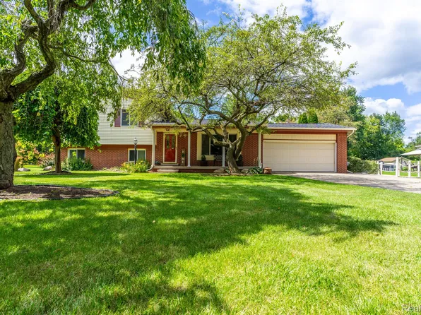 3117 Gehring Dr, Flint, MI 48506