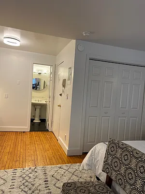 Rented by IMAX Real Estate | media 9